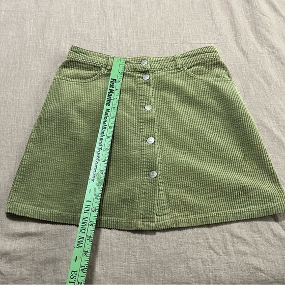 Sage Green Corduroy Button-Front Skirt Size Medium Zara Fall Academia Y2K - Picture 7 of 8